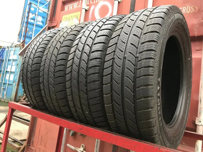 Комплект б/у шин 205/65 R16C Continental VancoWinter 2