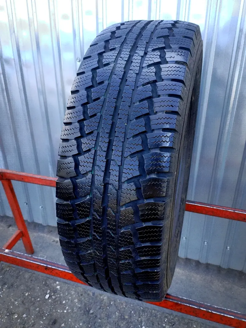 Б/у шина 205/65 R16C Continental VancoWinter, фото 1