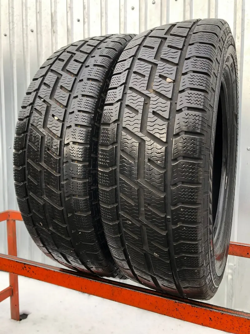 Пара б/у шин 205/65 R16C Gislaved Euro Frost VAN