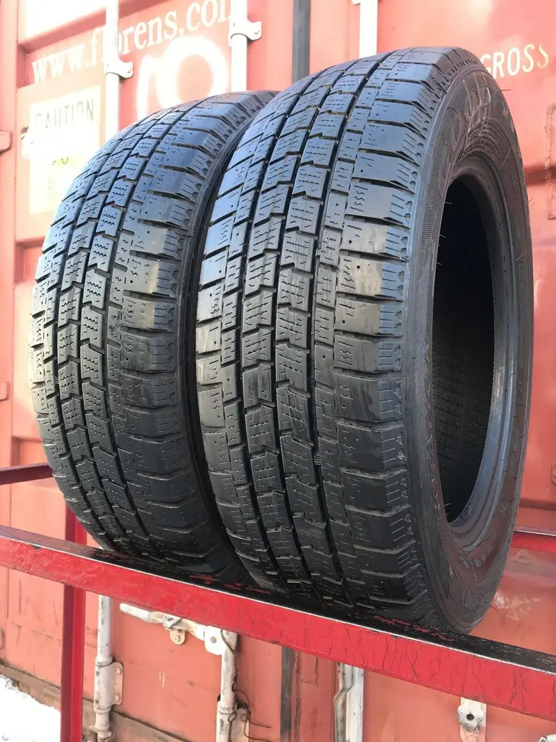 Пара б/у шин 205/65 R16C Goodyear Cargo Ultra Grip 2