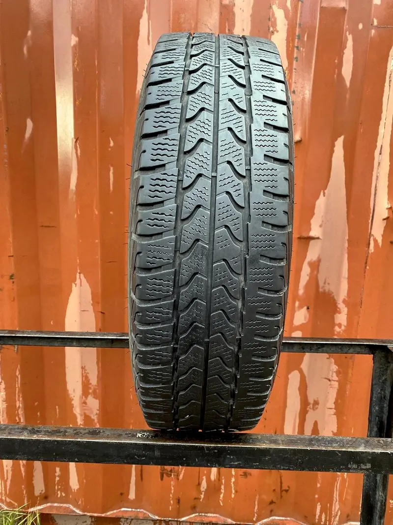 Б/у шина 205/65 R16C Goodyear Cargo Ultra Grip