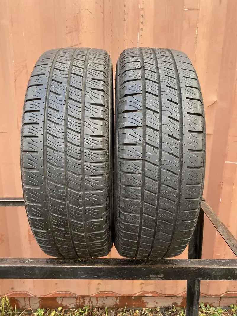 Пара б/у шин 205/65 R16C Goodyear Cargo Vector 2