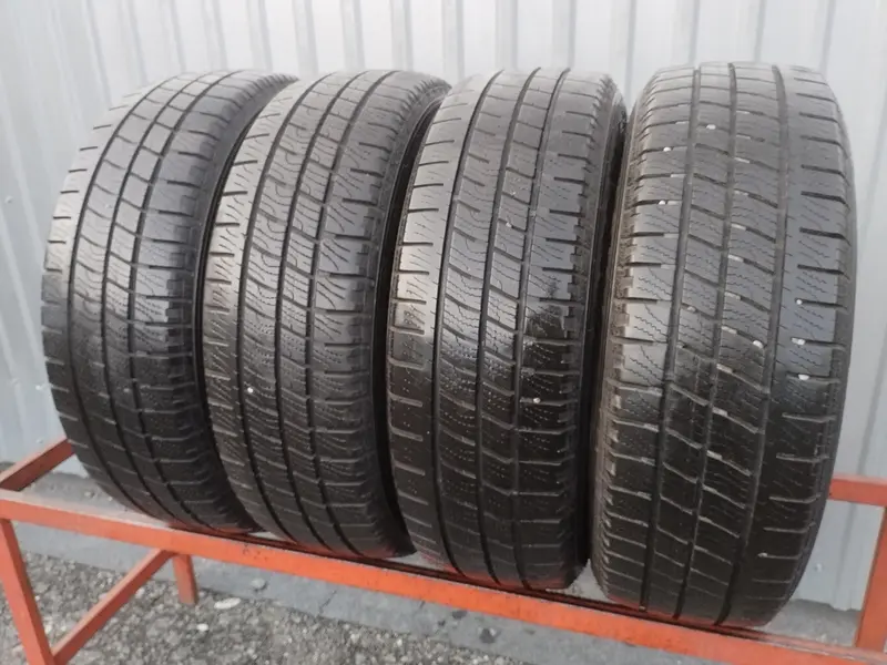 Комплект б/у шин 205/65 R16C Goodyear Cargo Vector 2, фото 1