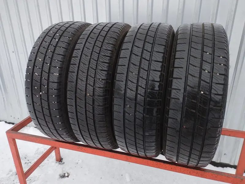 Комплект б/у шин 205/65 R16C Goodyear Cargo Vector 2