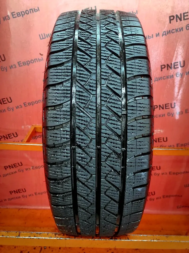 Б/у шина 205/65 R16C Goodyear Vector 4Seasons Cargo