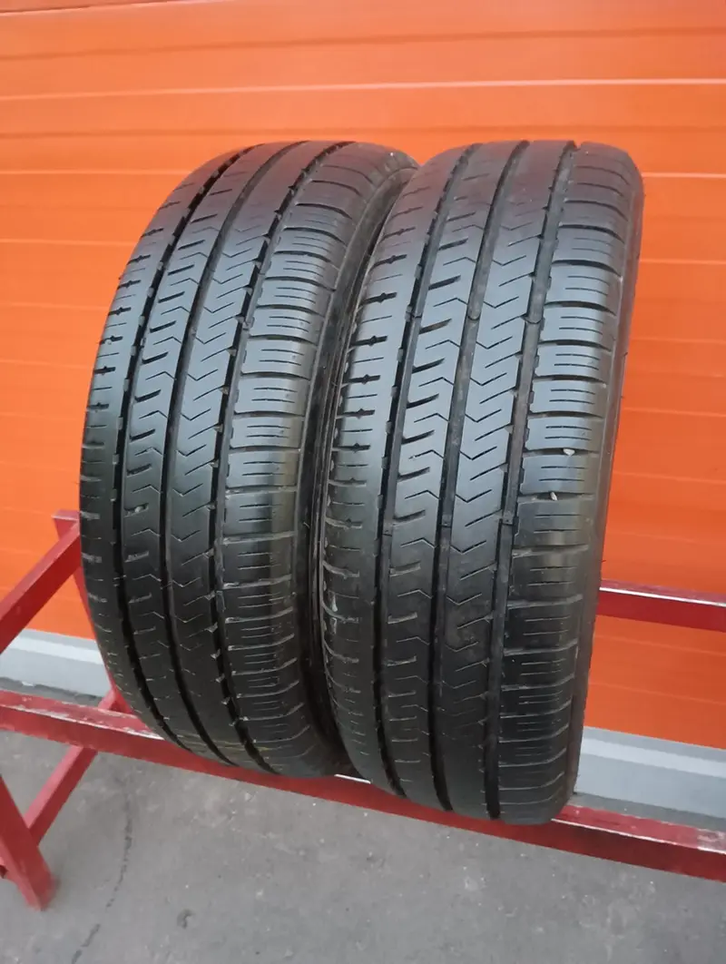 Пара б/у шин 205/65 R16C Hankook Radial RA28