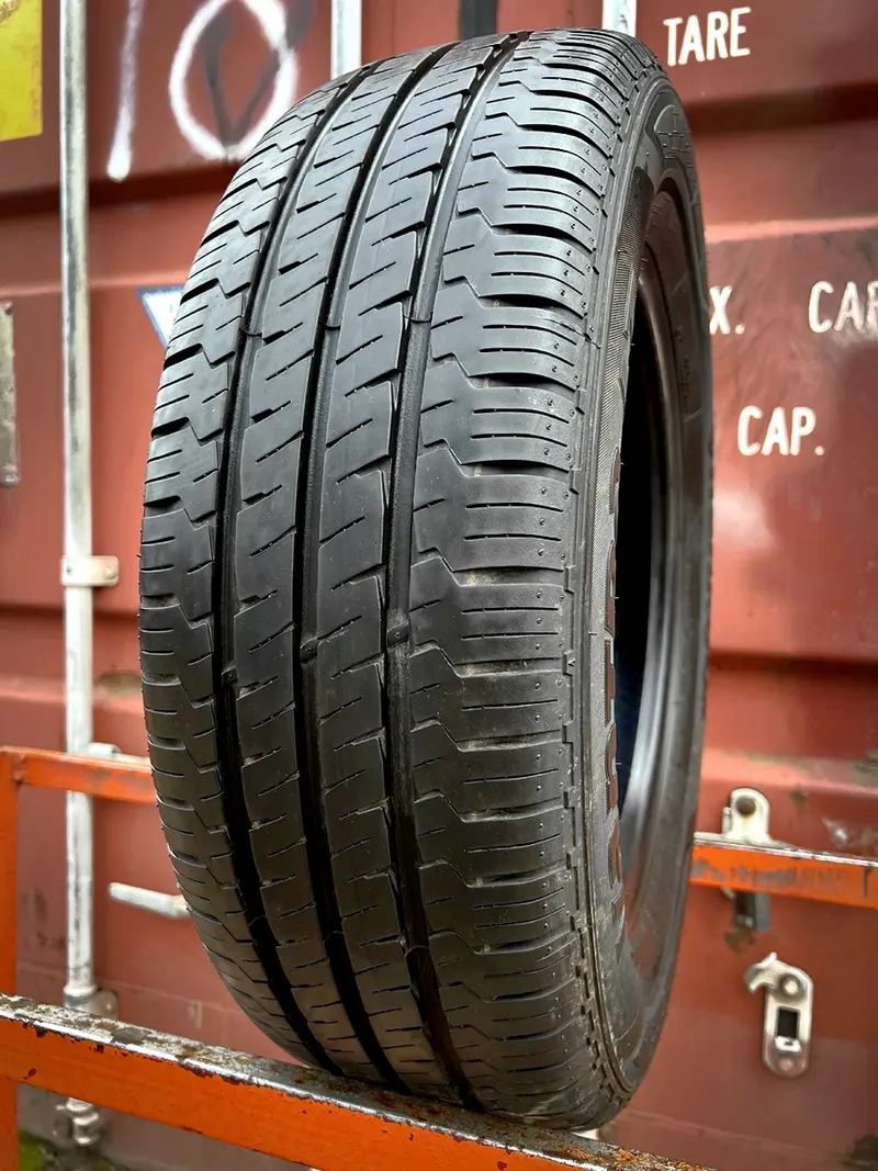Б/у шина 205/65 R16C Hankook Vantra LT RA18