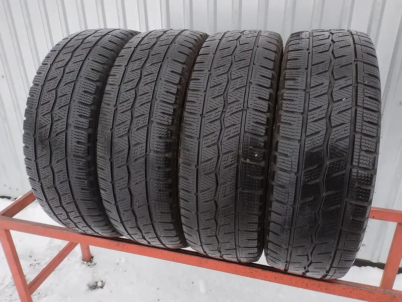 Комплект б/у шин 205/65 R16C Hankook Winter i Cept LV RW12