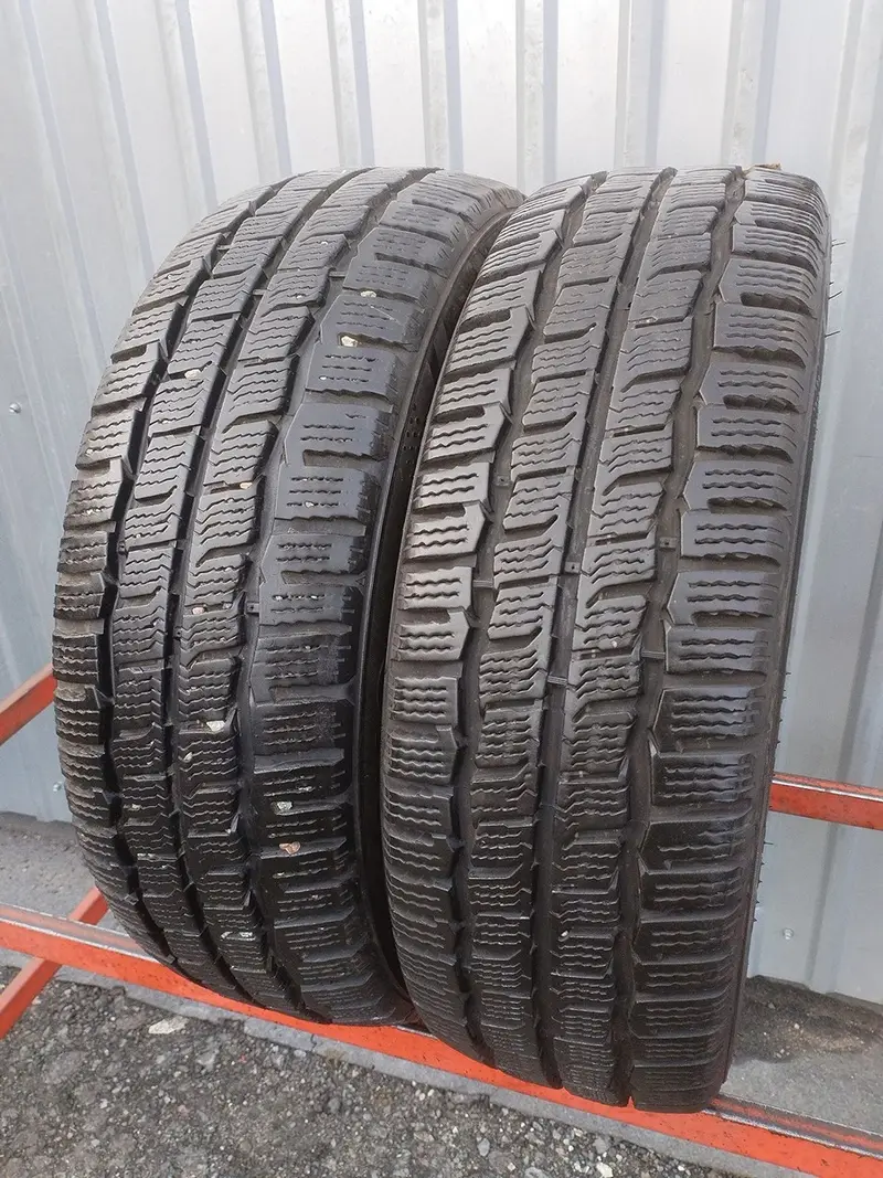 Пара б/у шин 205/65 R16C Kumho Winter PorTran CW51