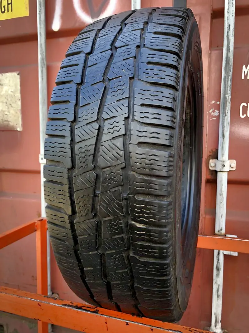 Б/у шина 205/65 R16C Michelin Agilis Alpin, фото 1