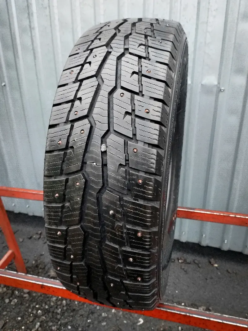 Б/у шина 205/65 R16C Nankang IV-1 Ice Activia