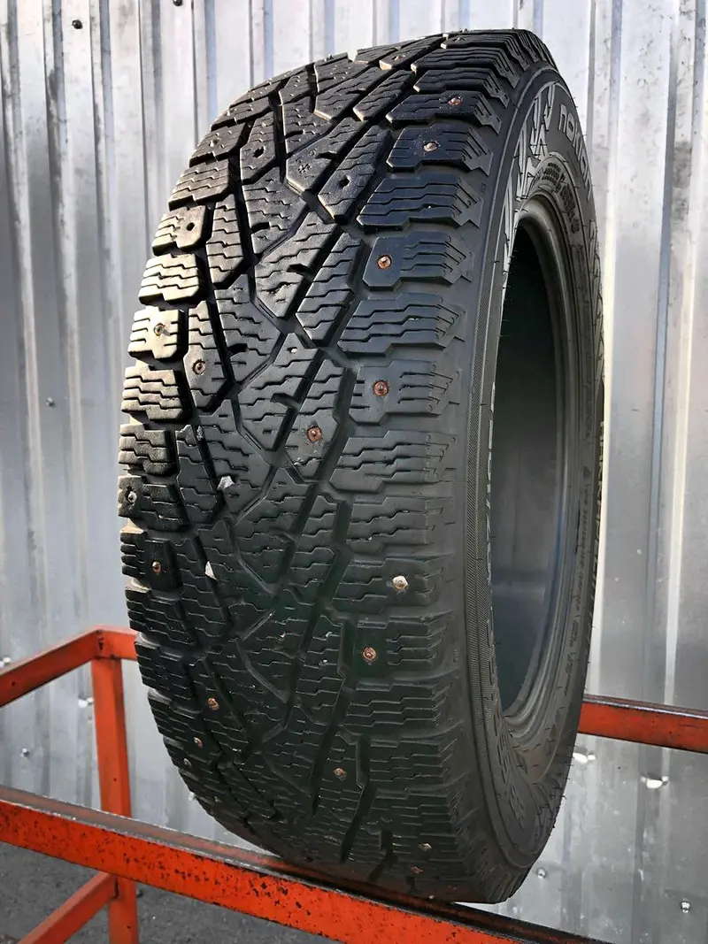 Б/у шина 205/65 R16C Nokian Hakkapeliitta C3