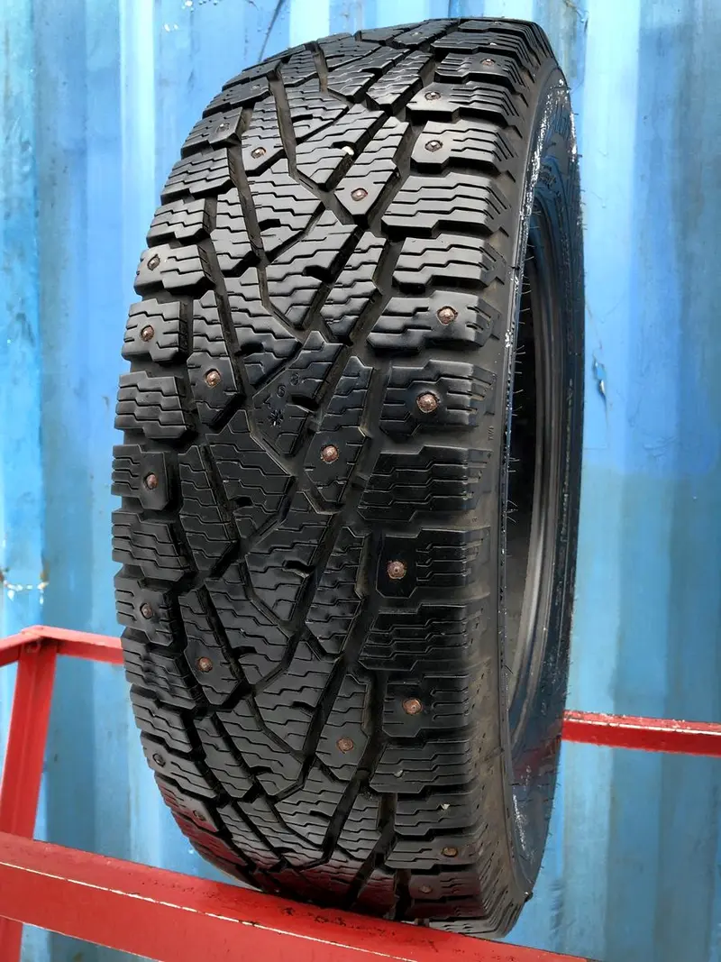 Б/у шина 205/65 R16C Nokian Hakkapeliitta C3, фото 1