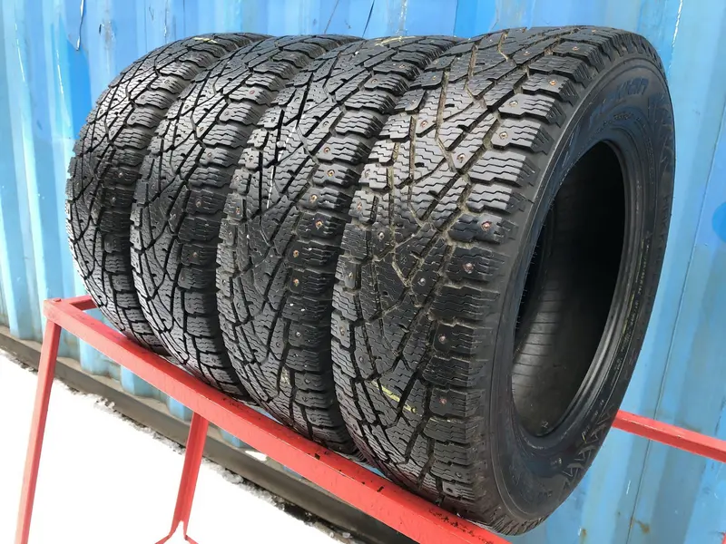 Комплект б/у шин 205/65 R16C Nokian Hakkapeliitta C3