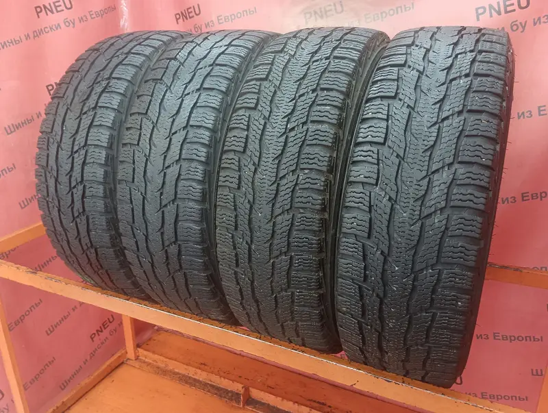 Комплект б/у шин 205/65 R16C Nokian Hakkapeliitta CR3