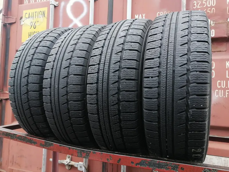 Комплект б/у шин 205/65 R16C Nokian Hakkapeliitta CR VAN