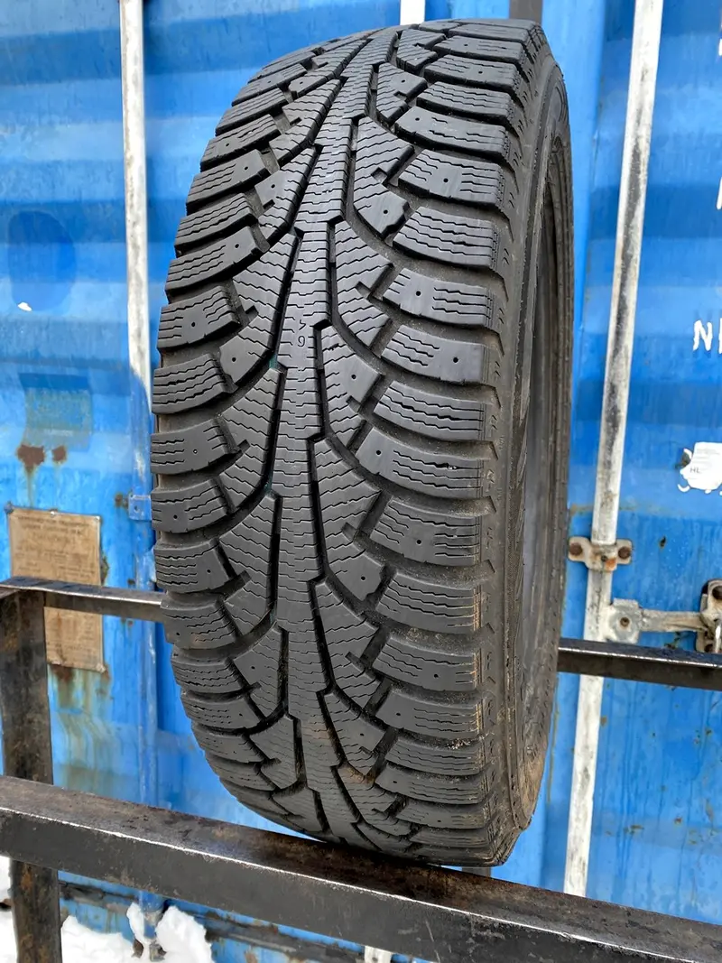 Б/у шина 205/65 R16C Nokian Hakkapeliitta C VAN