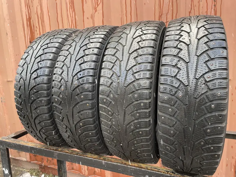 Комплект б/у шин 205/65 R16C Nokian Hakkapeliitta C VAN