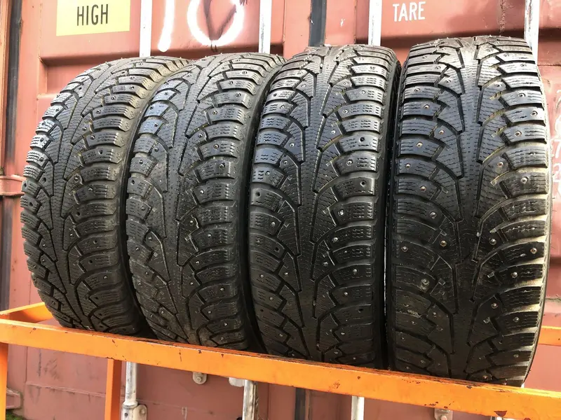 Комплект б/у шин 205/65 R16C Nokian Hakkapeliitta C VAN