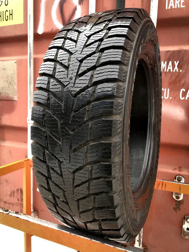 Б/у шина 205/65 R16C Nokian Snowproof C, фото 1