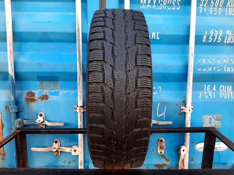 Б/у шина 205/65 R16C Nokian WR C3