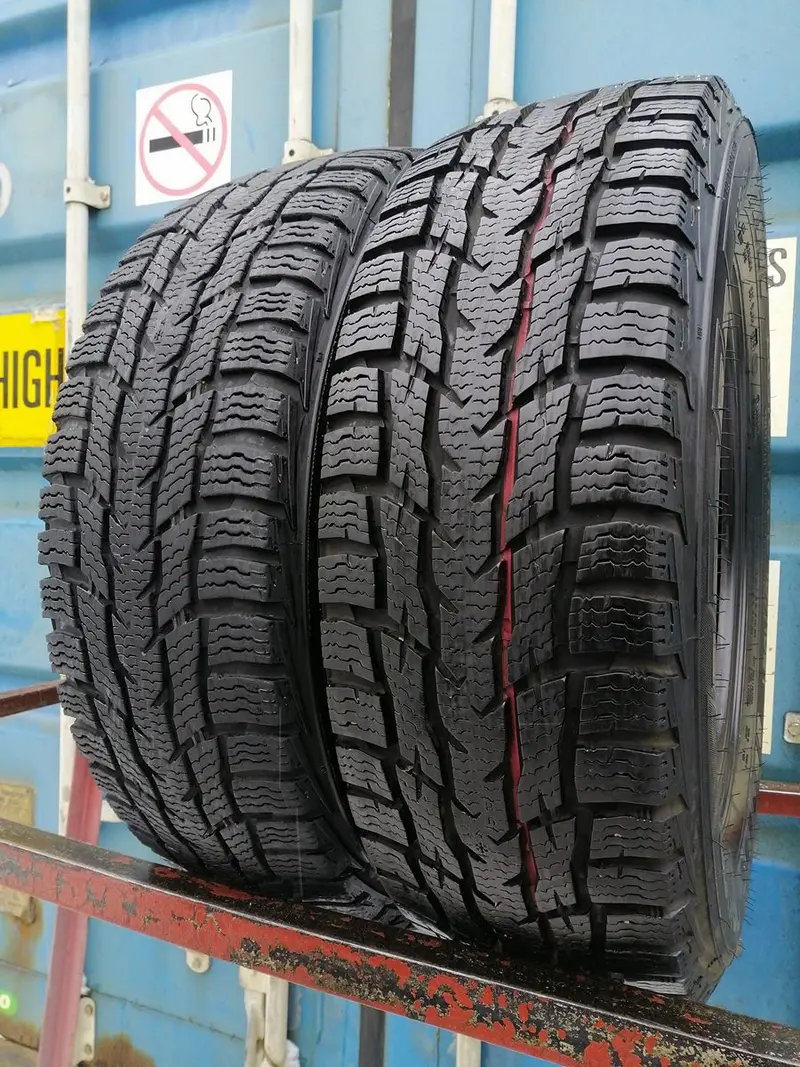 Пара б/у шин 205/65 R16C Nokian WR C3