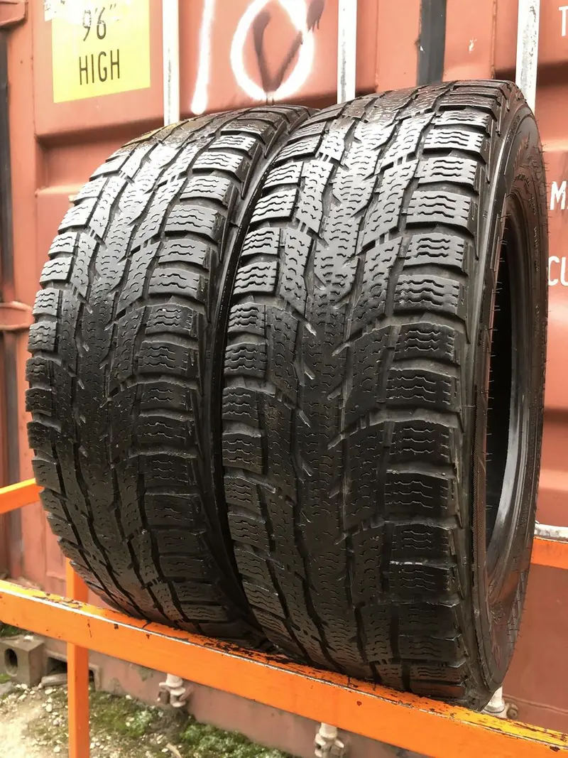Пара б/у шин 205/65 R16C Nokian WR C3