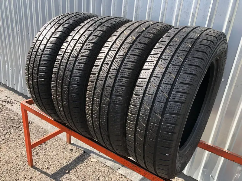 Комплект б/у шин 205/65 R16C Pirelli Carrier Winter