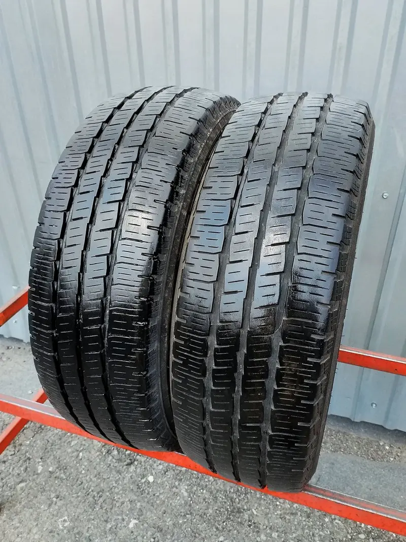 Пара б/у шин 205/65 R16C Pirelli Chrono Four Seasons