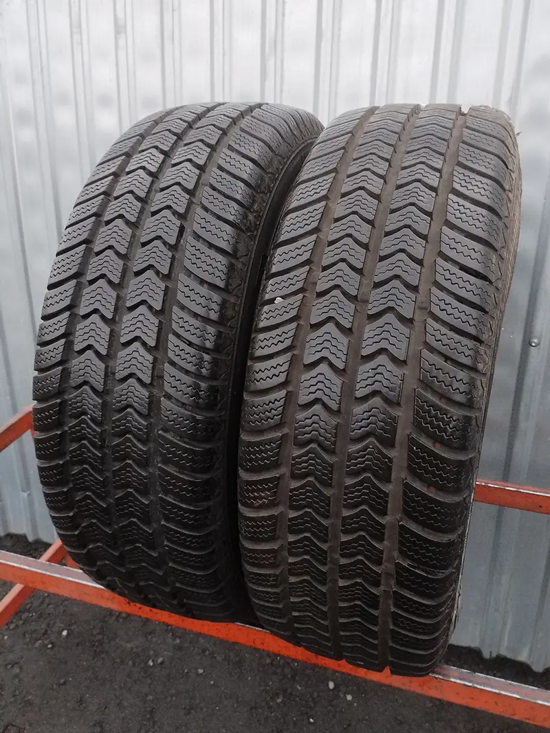 Пара б/у шин 205/65 R16C Semperit Van-Grip 2
