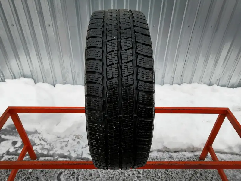 Б/у шина 205/65 R16C Uniroyal Snow Max