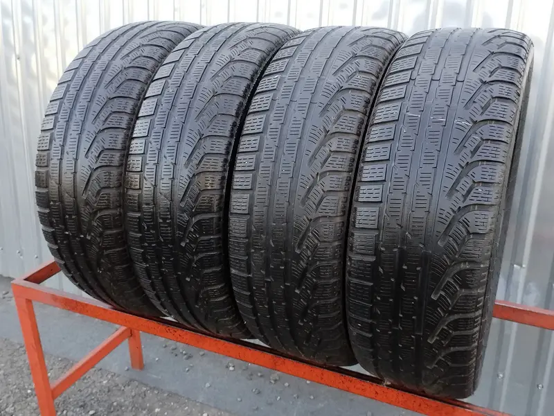 Комплект б/у шин 205/65 R17 Pirelli Winter 210 Sottozero 2