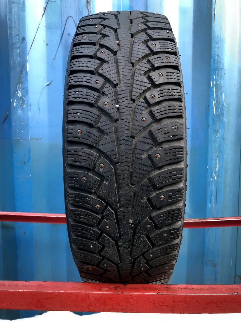 Б/у шина 205/70 R14C Nokian Hakkapeliitta C3, фото 1