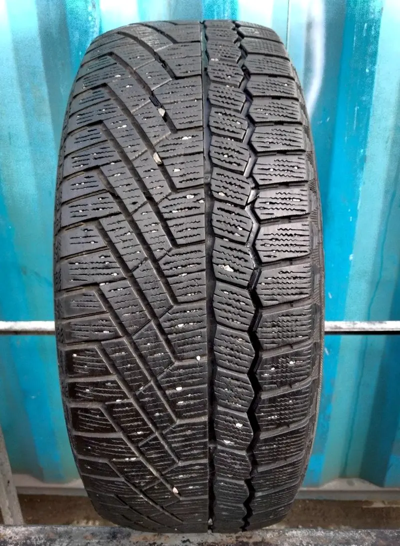 Б/у шина 205/70 R15 Continental ContiVikingContact 5