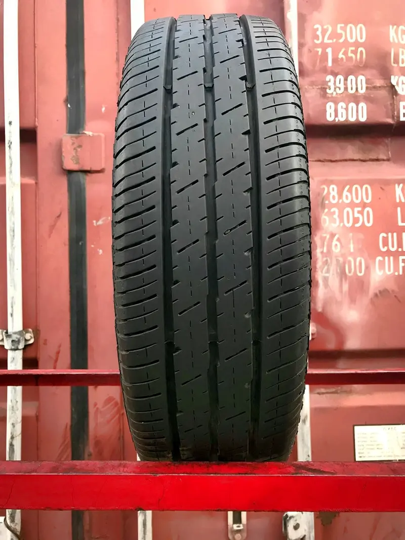 Б/у шина 205/70 R15C Continental Vanco-2
