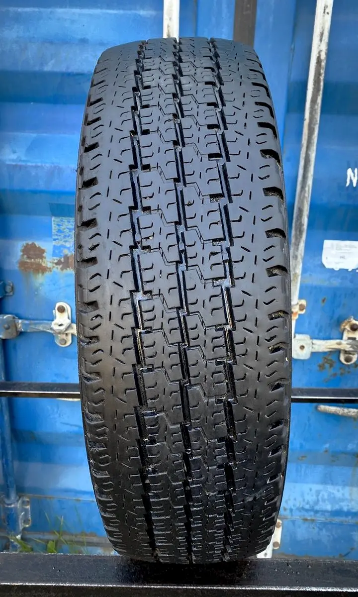 Б/у шина 205/70 R15C Michelin Agilis 81, фото 1