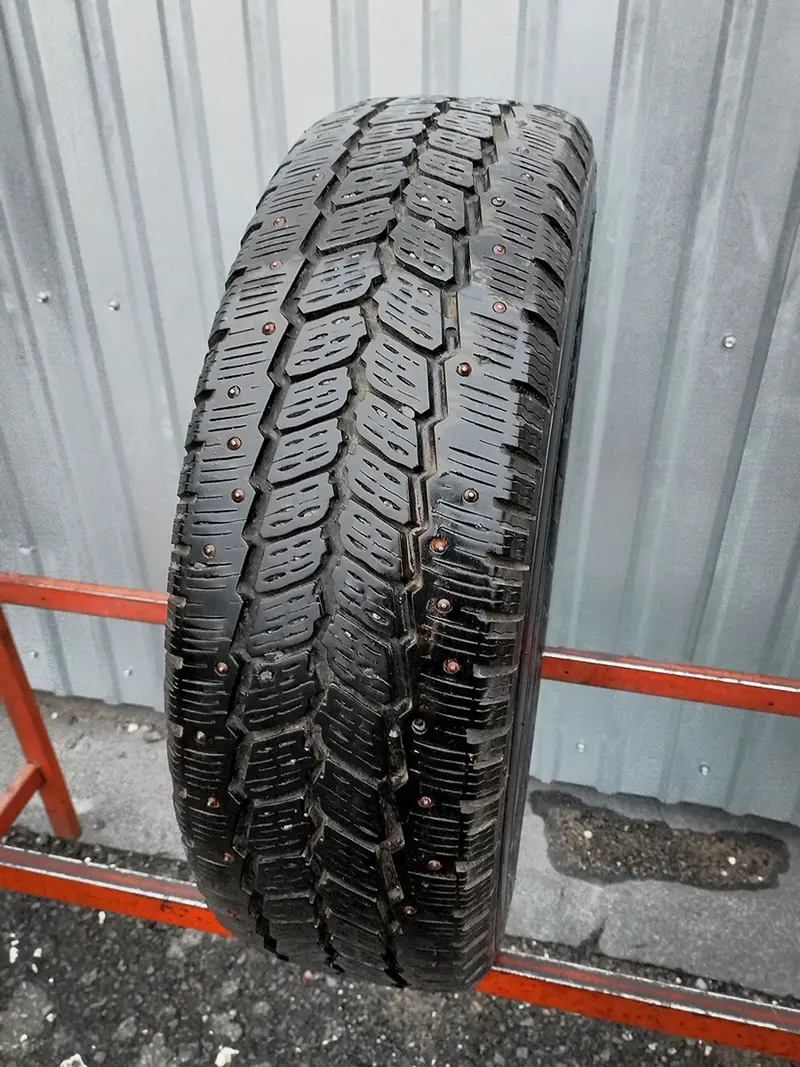 Б/у шина 205/70 R15C Michelin Agilis 81 Snow-Ice