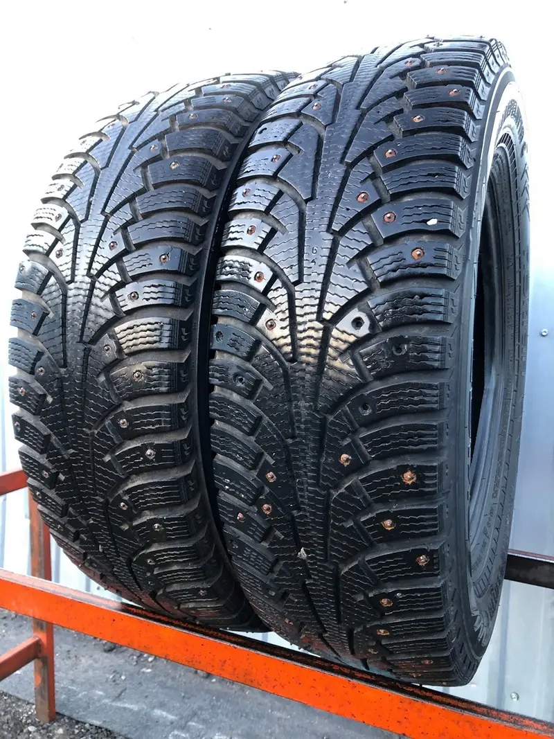 Пара б/у шин 205/70 R15C Nokian Hakkapeliitta C VAN