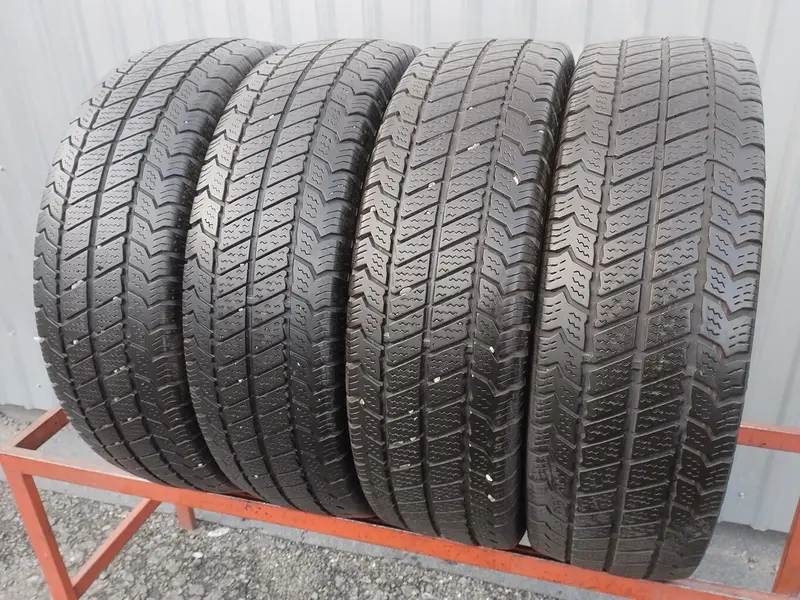 Комплект б/у шин 205/75 R16C Barum Snovanis 2