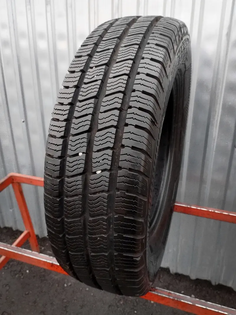 Б/у шина 205/75 R16C Barum Snovanis 3