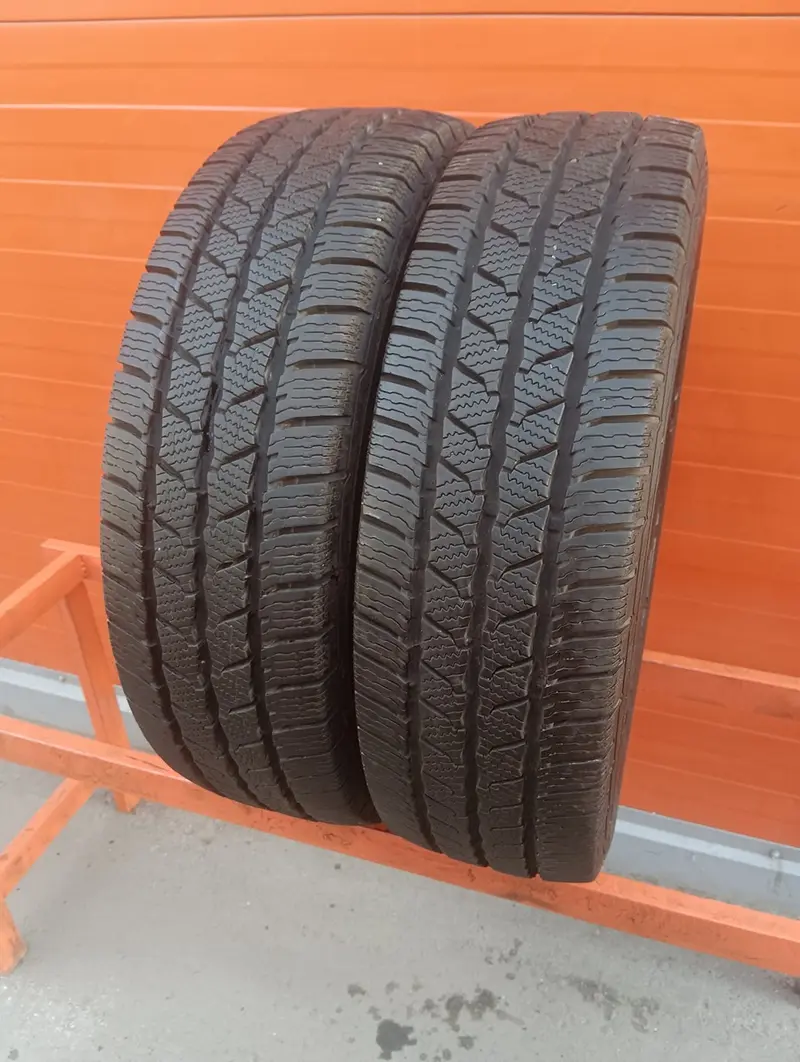 Пара б/у шин 205/75 R16C Continental VanContact Winter