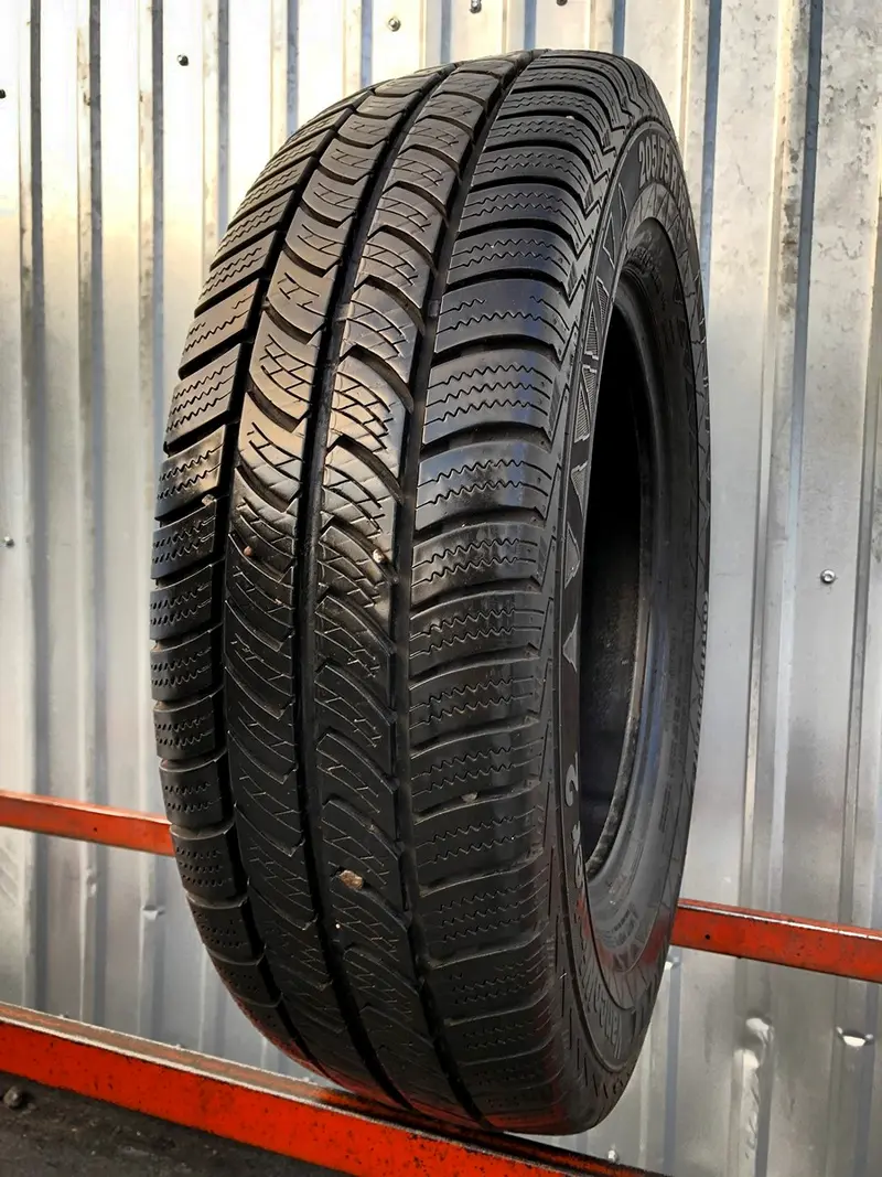 Б/у шина 205/75 R16C Continental VancoWinter 2