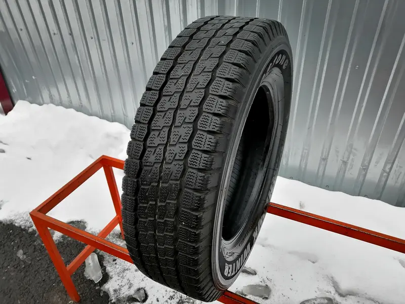 Б/у шина 205/75 R16C Firestone Vanhawk Winter, фото 1