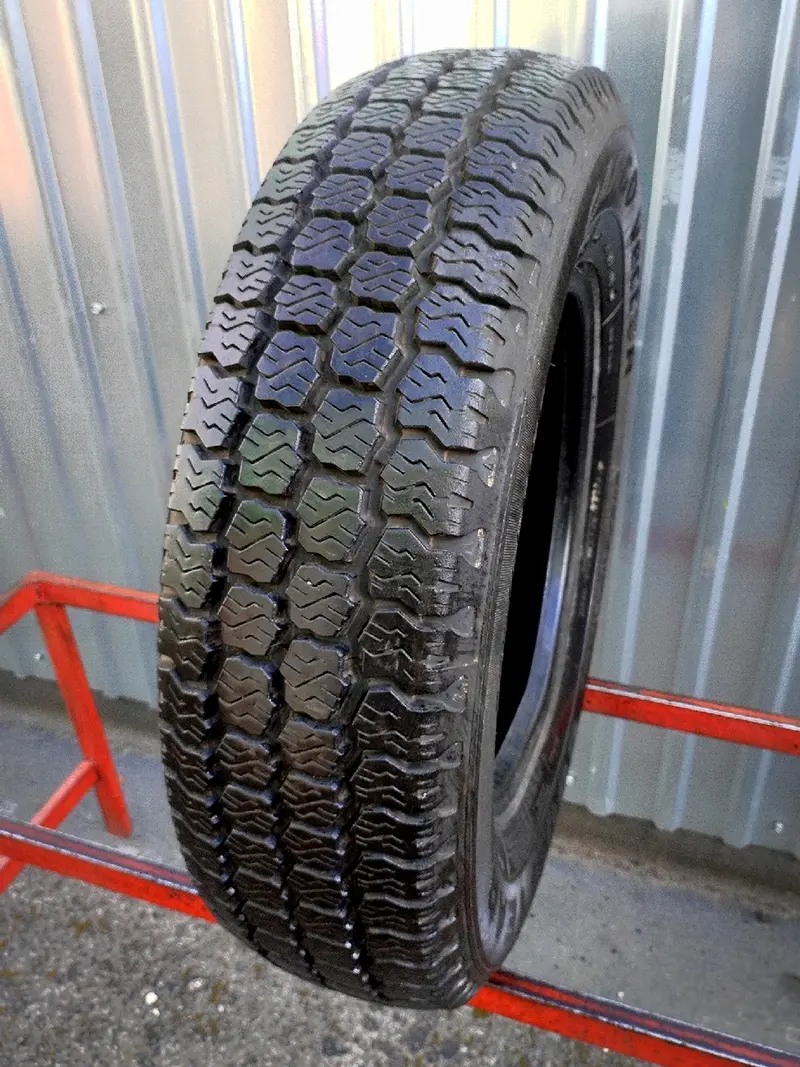 Б/у шина 205/75 R16C Goodyear Cargo Vector, фото 1