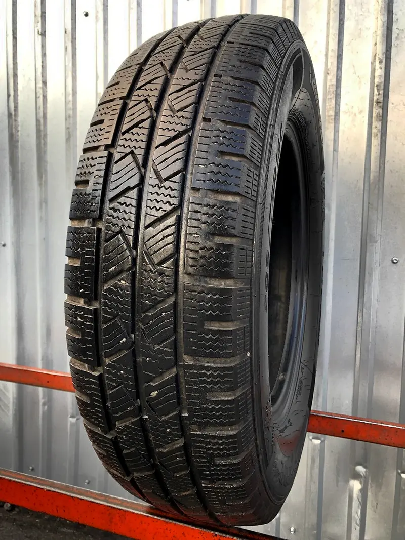 Б/у шина 205/75 R16C Laufenn I Fit Van