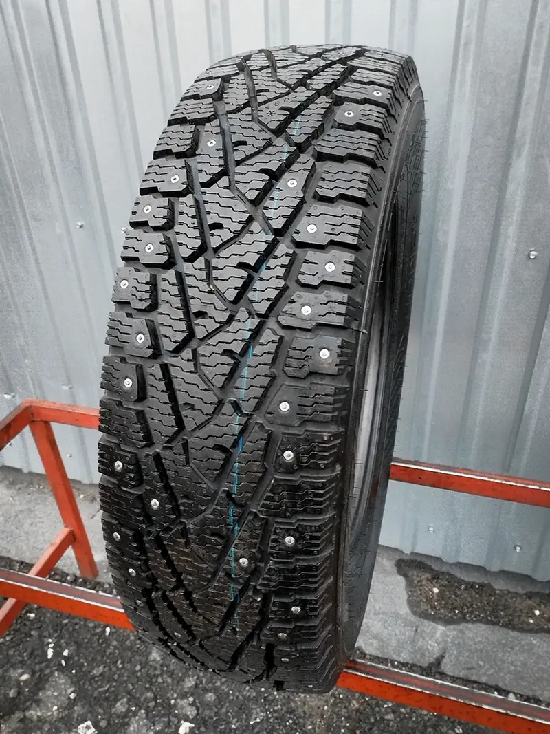 Б/у шина 205/75 R16C Nokian Hakkapeliitta C3
