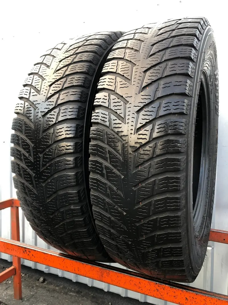 Пара б/у шин 205/75 R16C Nokian Snowproof C