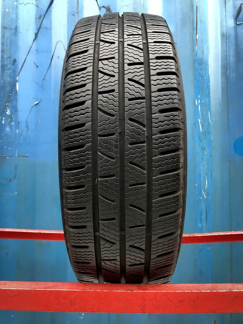 Б/у шина 205/75 R16C Pirelli Carrier Winter