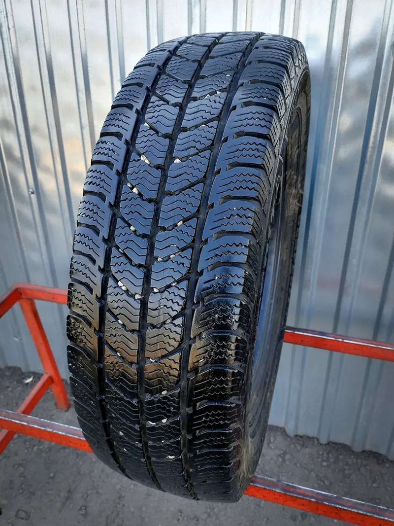 Б/у шина 205/75 R16C Semperit Van Grip 3