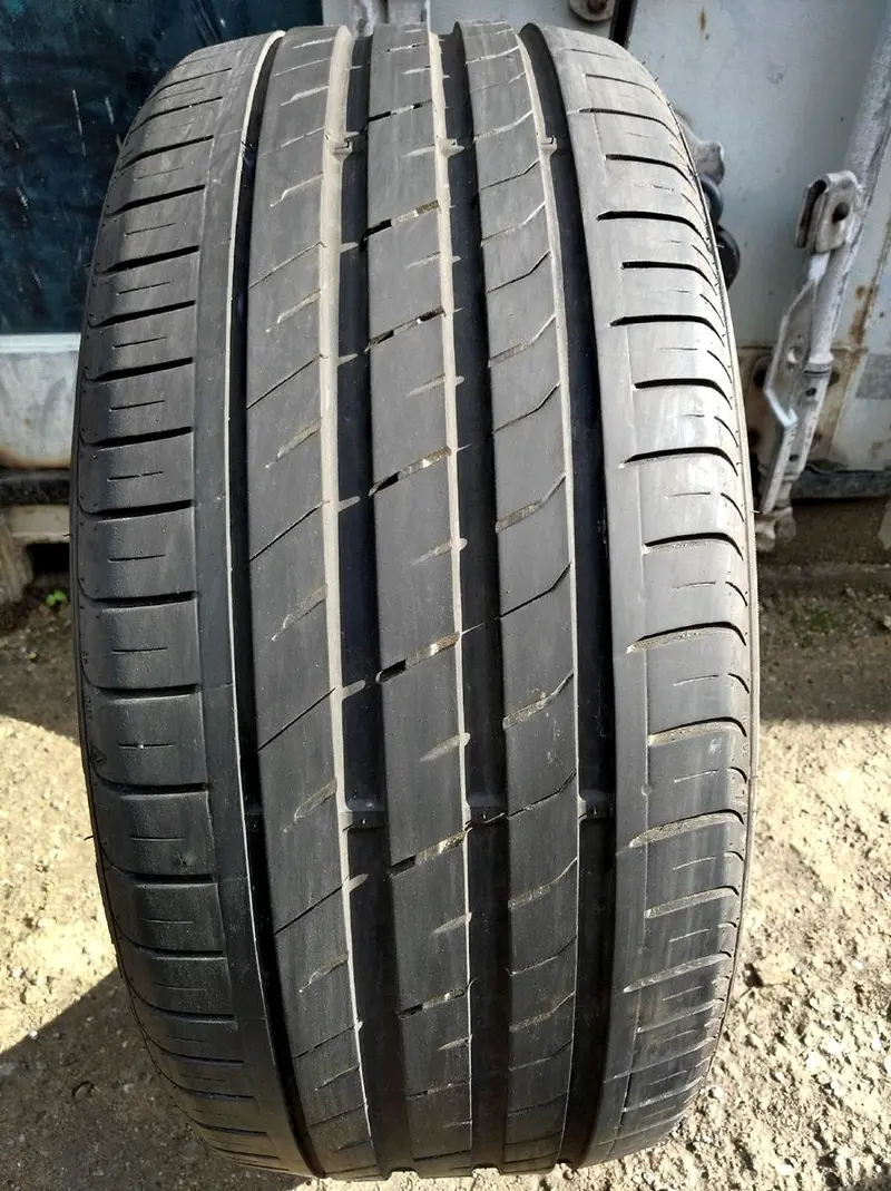 Б/у шина 215/35 R18 Nexen Nfera SU1, фото 1
